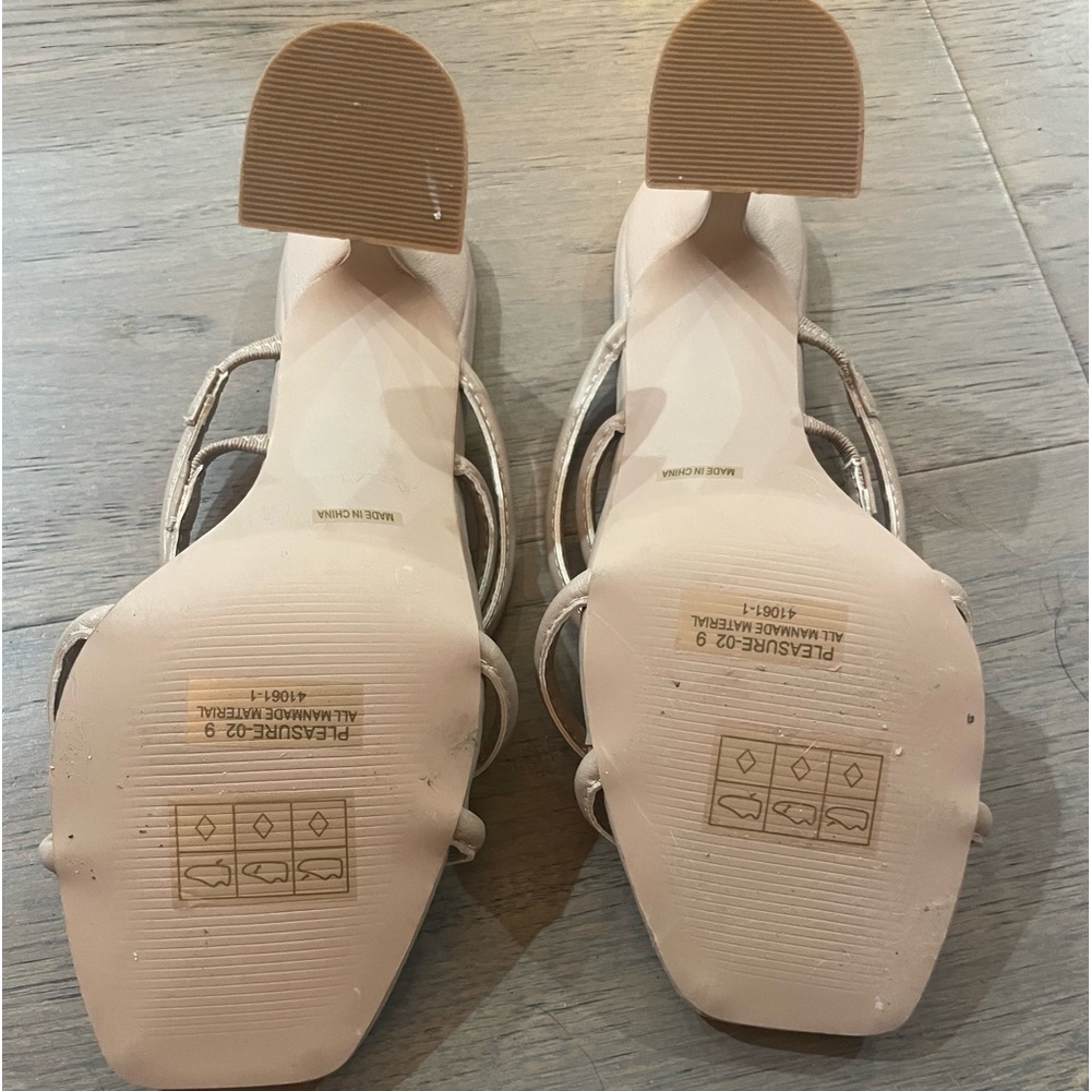 HOT!! Anne Michelle beige high heels with the cutest heel! New never worn! - Picture 3 of 3